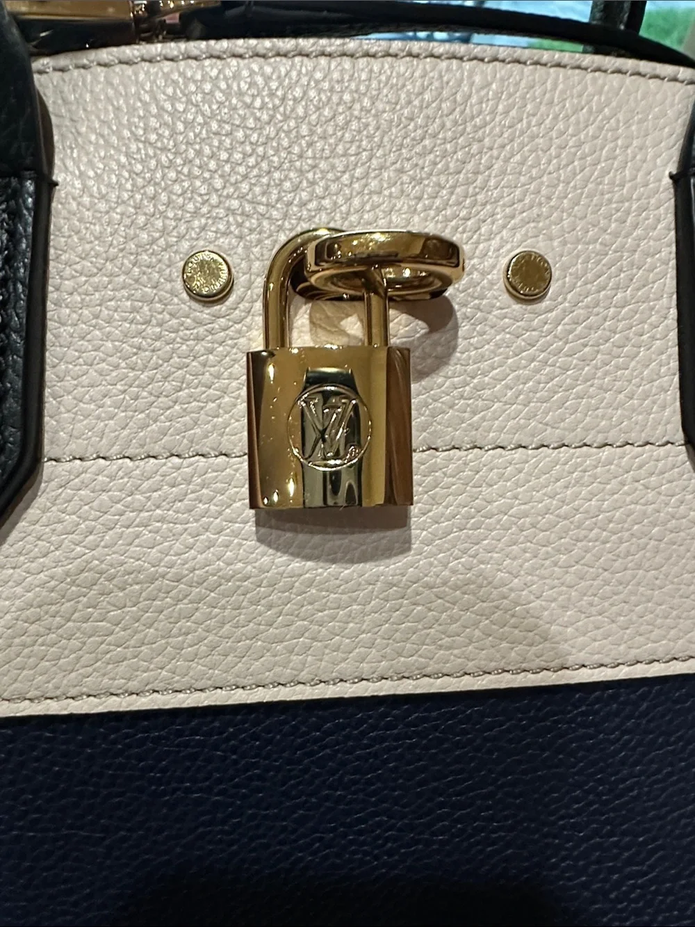 Louis Vuitton City Steamer MM